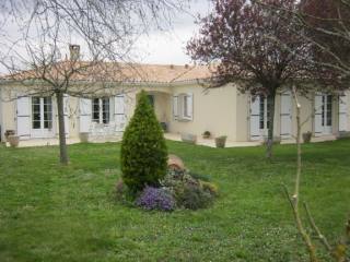 4 beds single storey house
