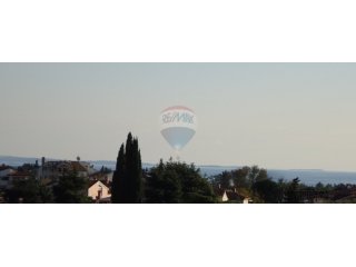 LIJEP STAN U ROVINJU SA POGLEDOM NA MORE I STARI GRAD