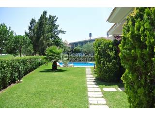 Apartment on a nice small complex with..
