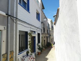 Charming Spanish Style Townhouse In..