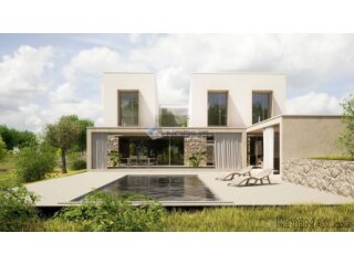 Istra - Tinjan, zemljište 1068 m2 sa građevinskom za vilu s..
