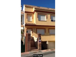 Townhouse for sale in Las Lagunas..