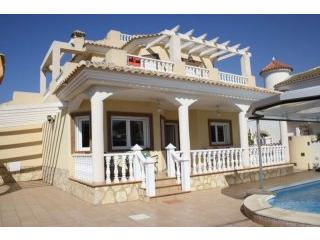 Villa for sale in Los Urrutias