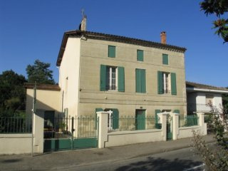 APS2836 Attractive Stone Townhouse of..