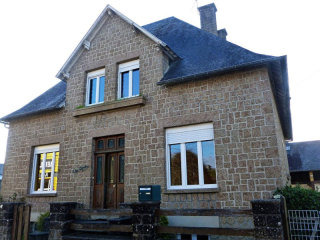 Detached House with Nice Garden