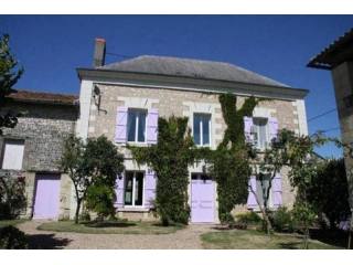 3 bedroom House For Sale: 86200 ENTRE..