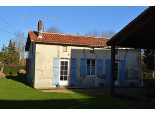 Pretty 2-bed property