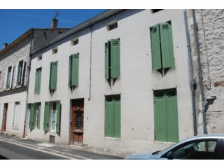 APS2565 Beautiful townhouse with huge..