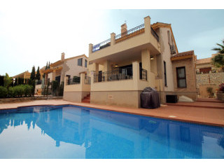 3 Bedrooms - Villa - Alicante - For Sale