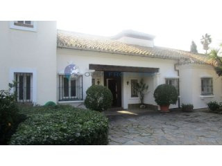 Villa On A Superb Plot In Paseo Del..