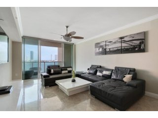 3 bedroom Flat For Sale: 3330 NE 190th..