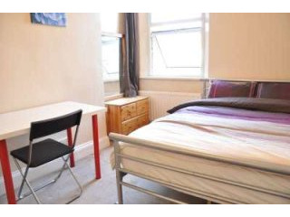 Single with double bed near Kensal..