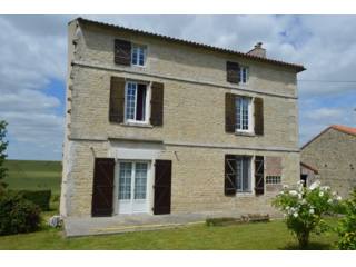 Stunning 4-bed country home with large..