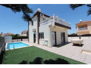 House Detached - For Sale - 3 Bedrooms