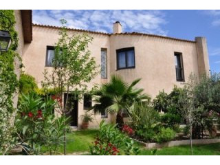 Renovated Winegrowers House With 230 M2..