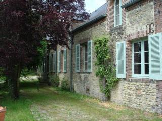 Longhouse Near Courtomer