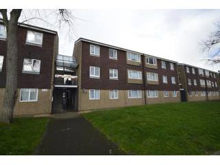3 bedroom Flat For Rent: Widgeon Close..