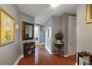 4 bedroom Apartment For Sale: 870..