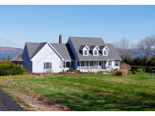 4 bedroom House For Sale: 210 West Old..