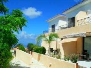 Oak Gardens apartments in Tala, Paphos