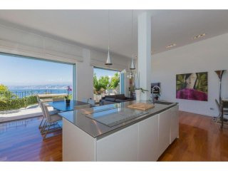 Magnificient 3 Bed Apartment With..