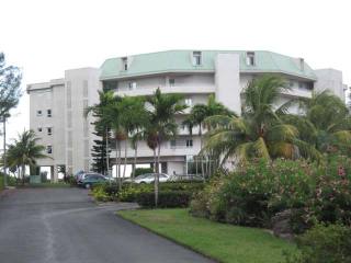 Apartment/townhouse - Just a walk down..