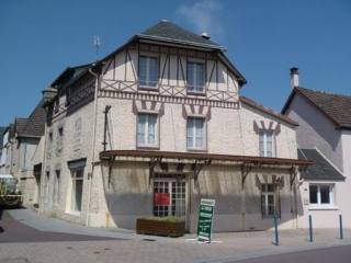 Former Hotel / Restaurant