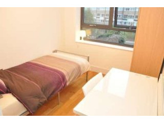 Single with single bed near Canary..