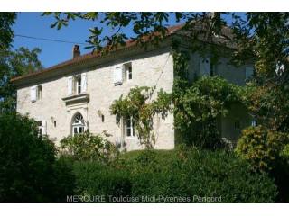 5 bedroom House For Sale: 47300..