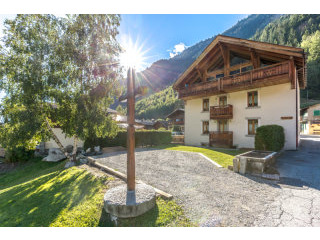 Spacious 4 bedroom apartment, recently..