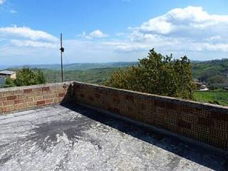 Large habitable property in a stunning..