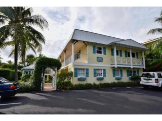 1202 Palm Trl #6, Delray Beach, FL -..