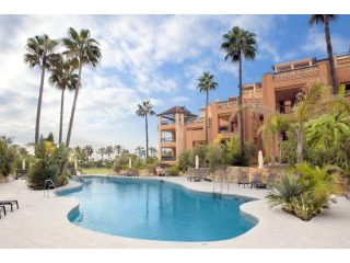 Front Line Beach Designer Penthouse in..