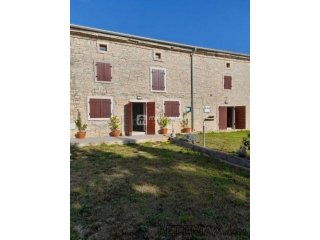 Istra, Svetvinčenat, 220m2, istarska kuća s bazenom