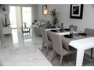800 Metres to the Beach - 2 Bed 2 Bath..
