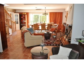 Spacious Semi-Detached Villa with..