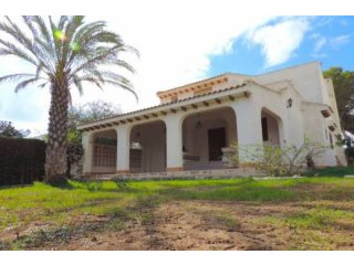 4 Bedroom 3 Bathroom Villa In La Zenia..