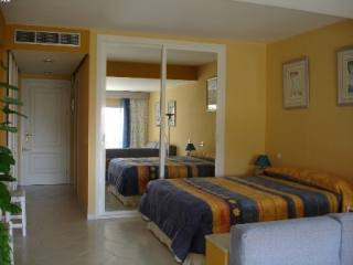 Apartment - A beautiful south facing..