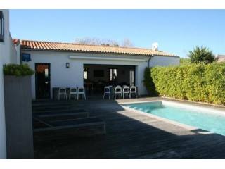 4 bedroom Villa For Sale: 17580..