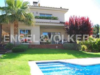 Modern house with pool on the coast of..