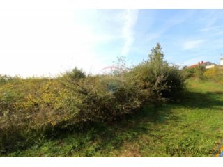 Formirana građevinska parcela - 750m2
