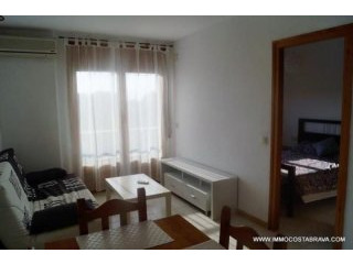 ROSES: Bright apartment in a very calm..