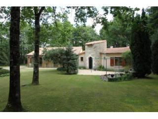 3 bedroom House For Sale: 86420 ENTRE..