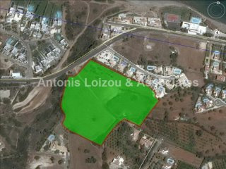 24,415 m2 field in Neo Chorio with sea..