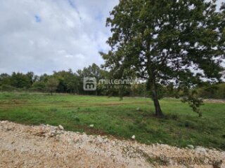 Istra, okolica Barbana, 910m2 građevinskog zemljišta
