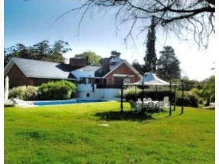 6 Bedroom House - For Rent - Golf