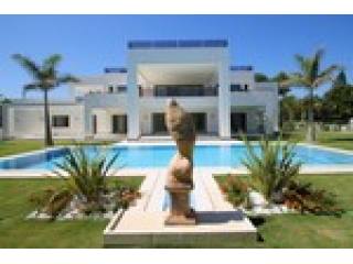 6 Bedrooms - Villa - Malaga - For Sale