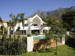 4 Bedroom Villa For Sale In Sierra..