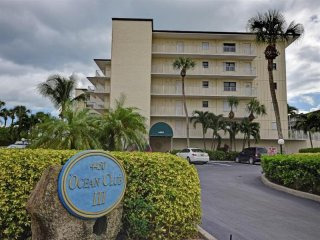 2 bedroom Flat For Sale: 4450 Highway..