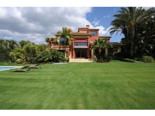 5 Bedrooms - Villas - Malaga - For Sale
